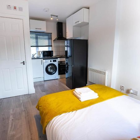 No 01 Small Studio Flat In Aylesbury Town Station Exteriér fotografie