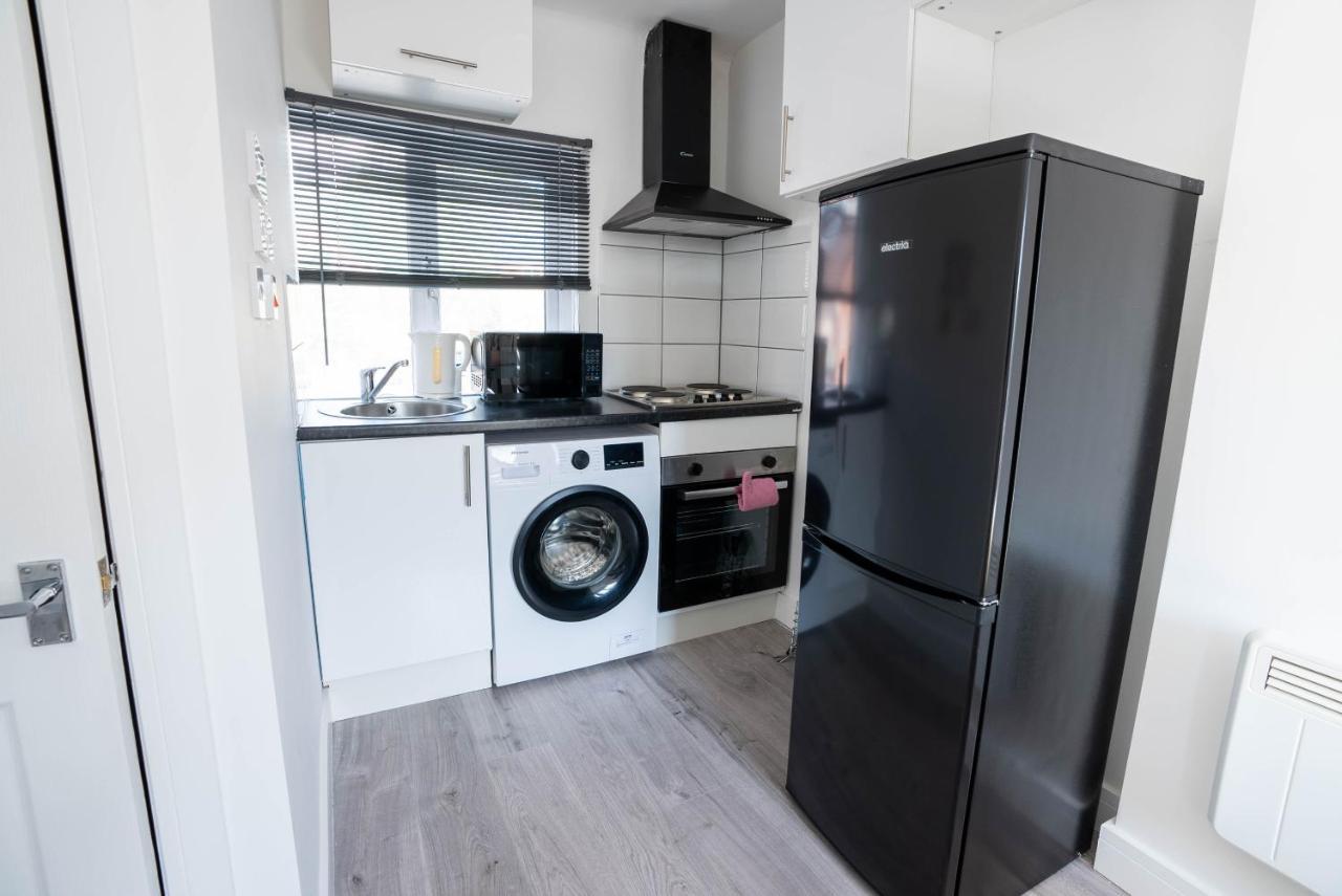 No 01 Small Studio Flat In Aylesbury Town Station Exteriér fotografie