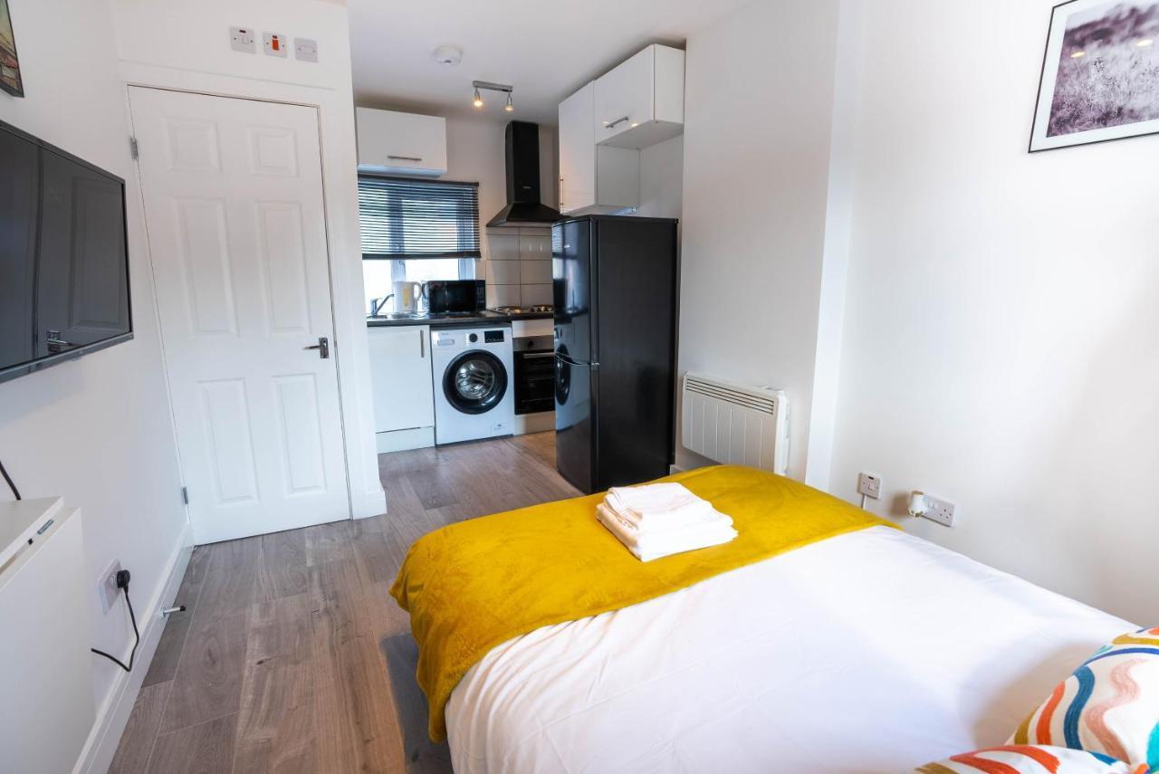 No 01 Small Studio Flat In Aylesbury Town Station Exteriér fotografie