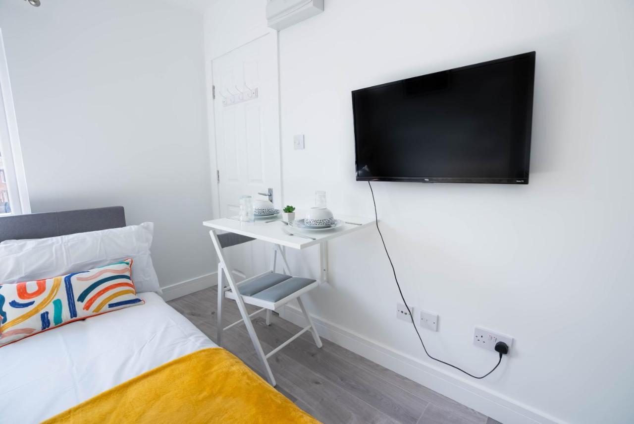 No 01 Small Studio Flat In Aylesbury Town Station Exteriér fotografie